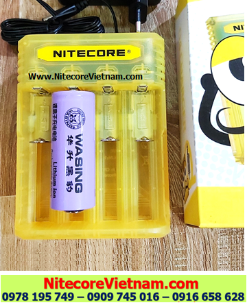 Nitecore Q4 (Bộ sạc 04 Khe Sạc kèm sẳn 01 pin SẠC WASING 26650 5000mAh đầu lồi lithium 3.7v) chính hãng